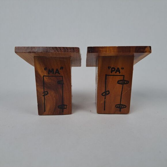 Vintage Funny Ma Pa Out House Salt Pepper Shakers Wood Omaha Souvenir - Picture 1 of 6